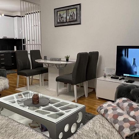 Apartman Nejra Tuzla Esterno foto