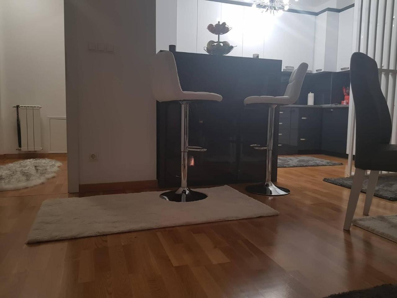 Apartman Nejra Tuzla Esterno foto